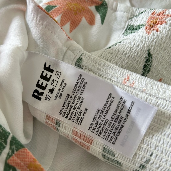 NWT REEF Women’s Drew Cropped Green/Peach/White Floral Tank Top Size Medium - Picture 9 of 9